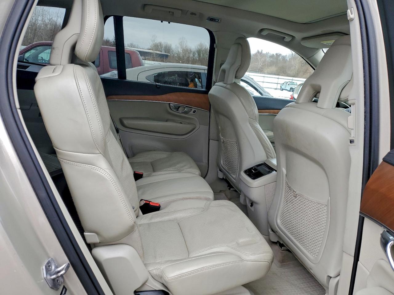 2016 VOLVO XC90 T6 photo 11