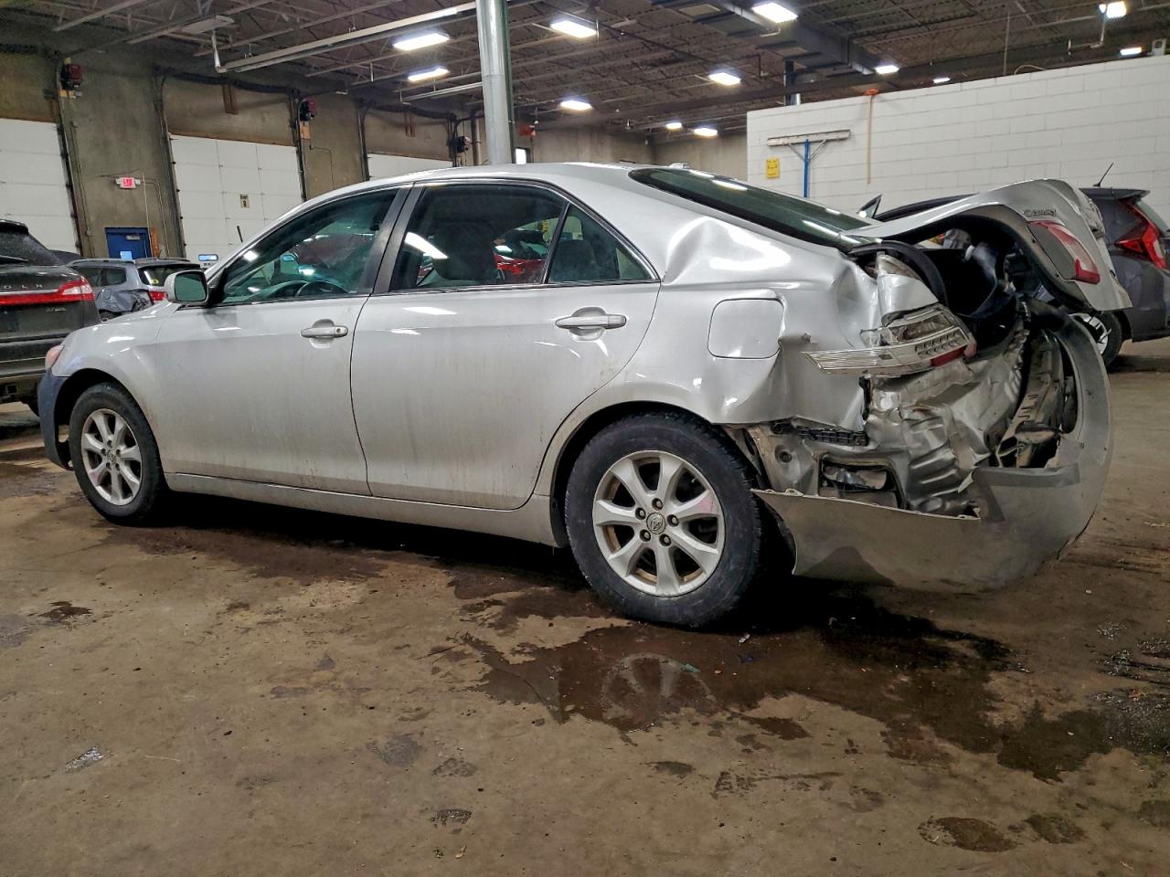 2011 TOYOTA CAMRY BASE photo 3