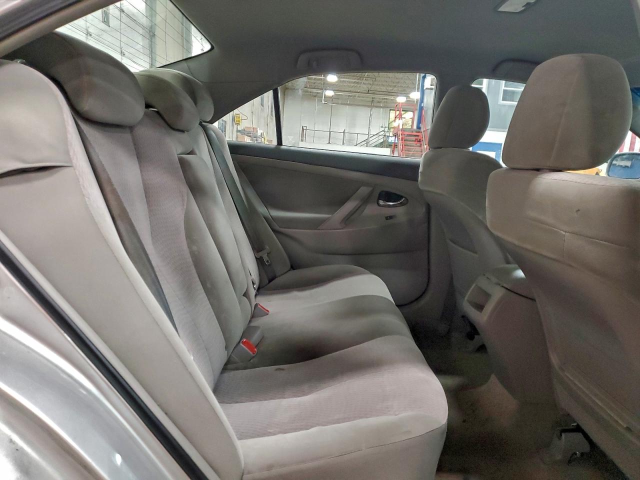 2011 TOYOTA CAMRY BASE photo 19