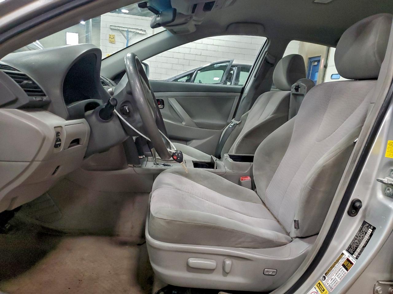 2011 TOYOTA CAMRY BASE photo 13