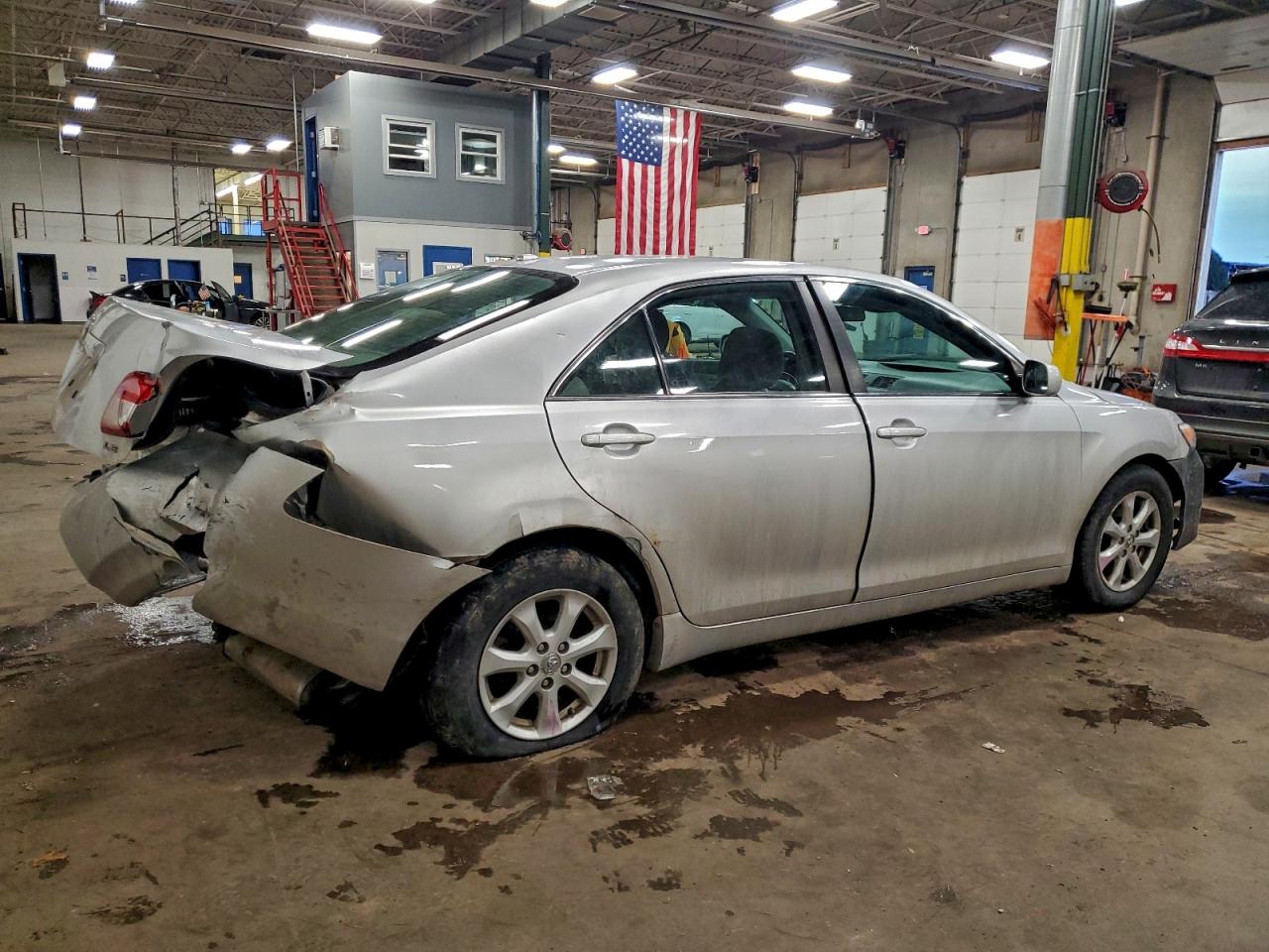 2011 TOYOTA CAMRY BASE photo 5