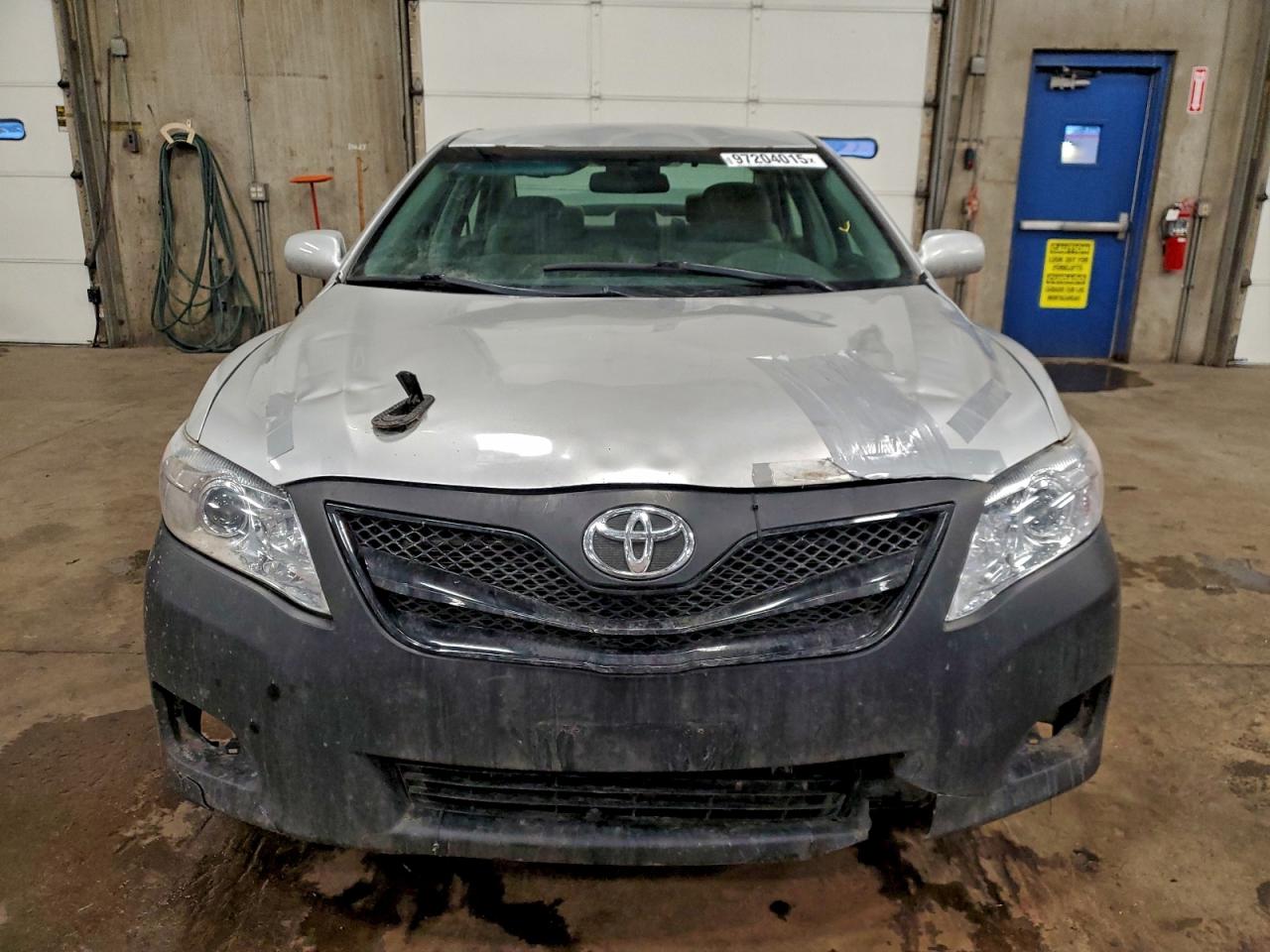 2011 TOYOTA CAMRY BASE photo 9