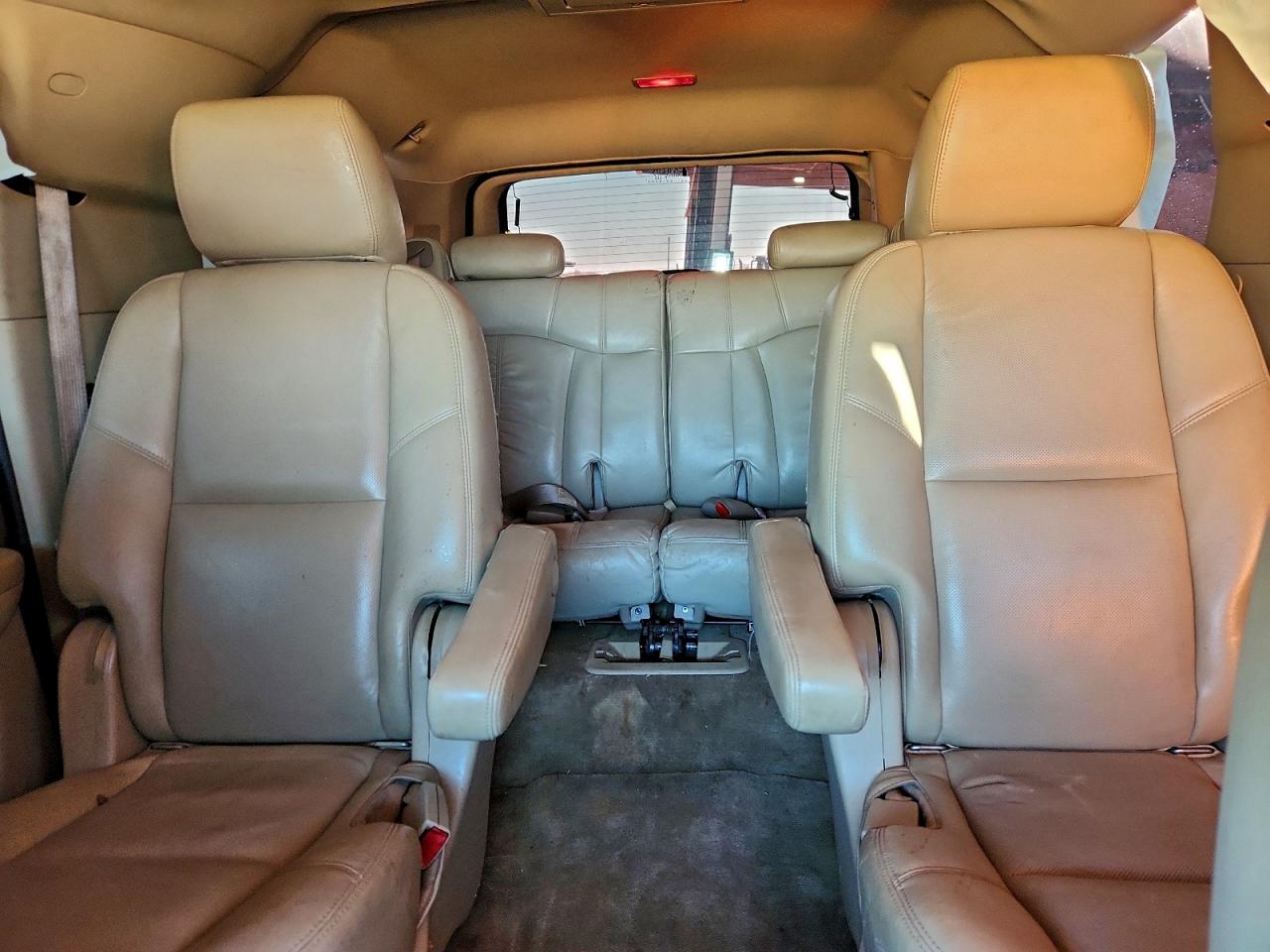 2011 CHEVROLET SUBURBAN C1500 LTZ photo 10