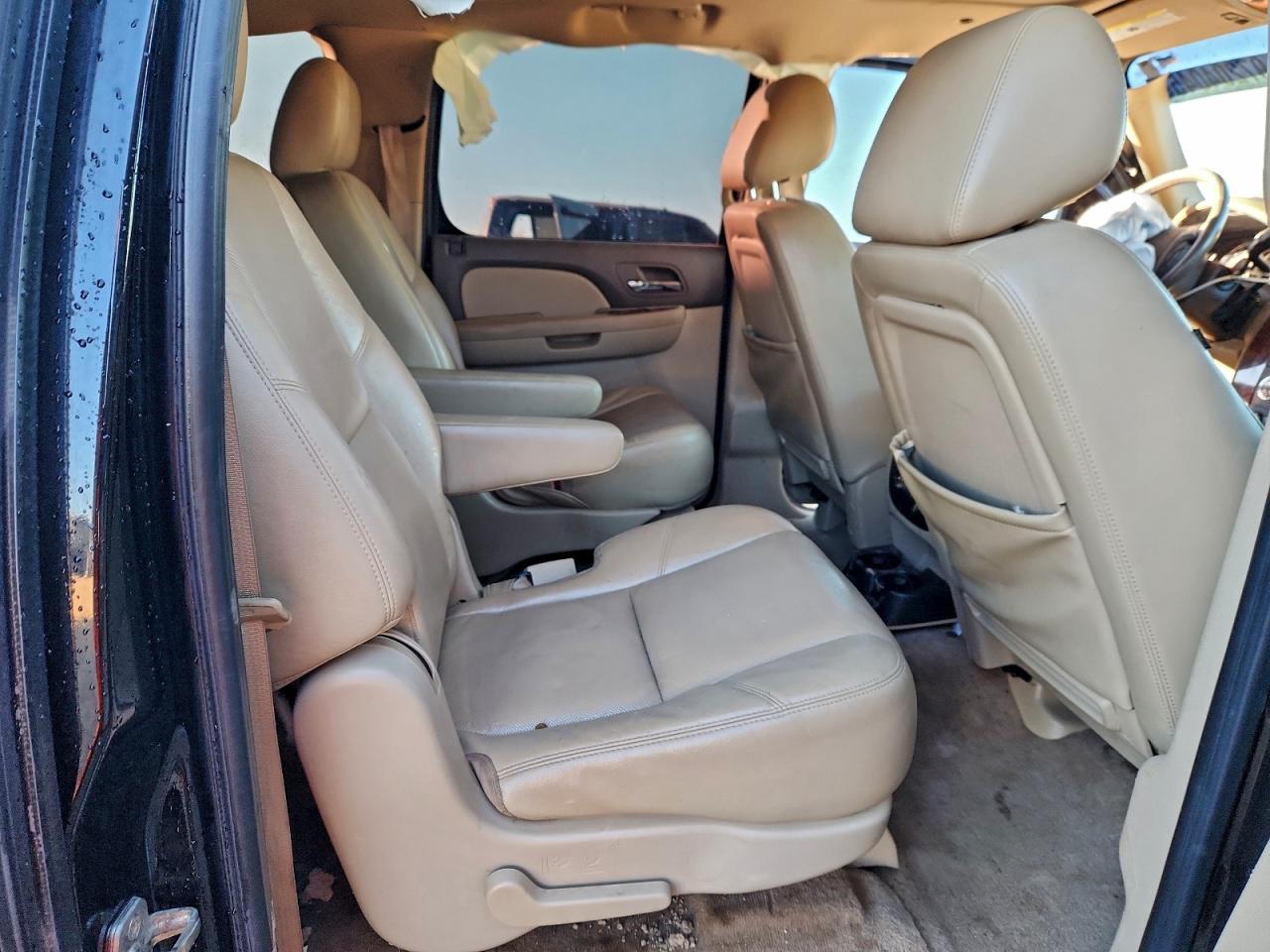 2011 CHEVROLET SUBURBAN C1500 LTZ photo 11