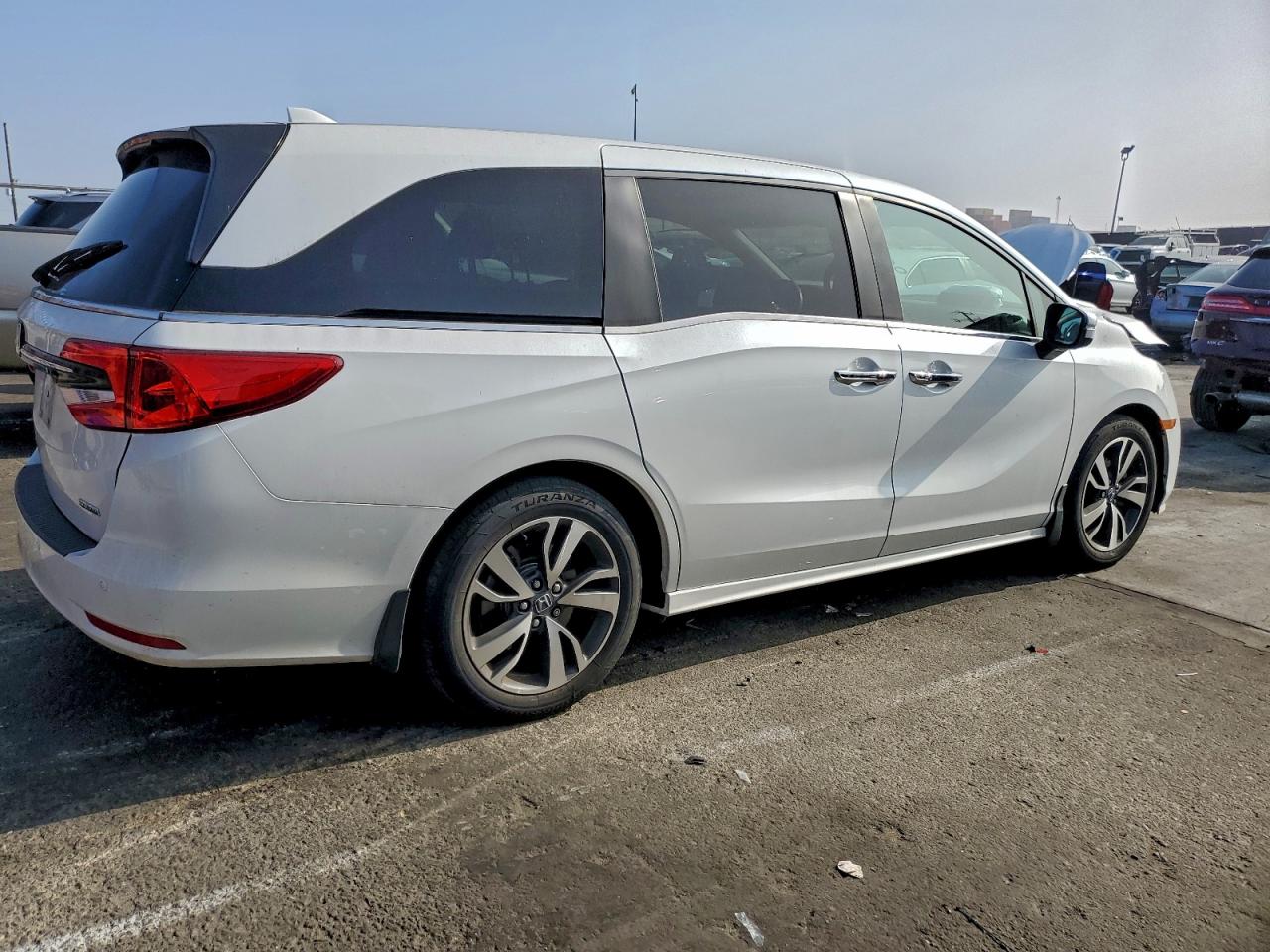 2023 HONDA ODYSSEY TOURING photo 3