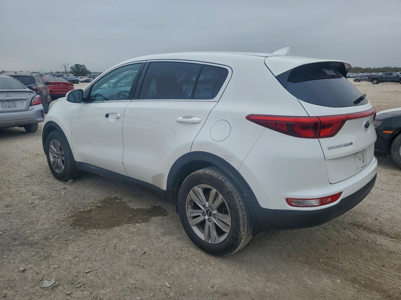 2017 KIA SPORTAGE LX photo 2
