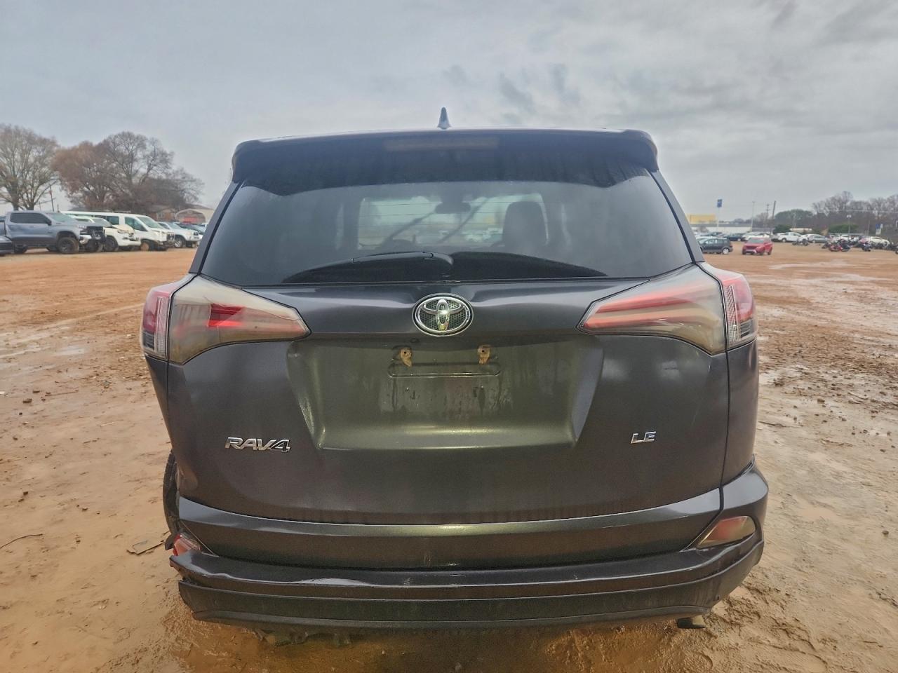 2018 TOYOTA RAV4 LE photo 6
