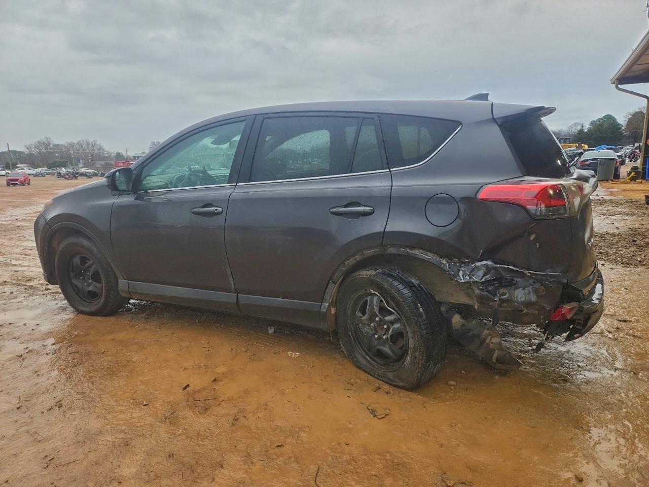 2018 TOYOTA RAV4 LE photo 2