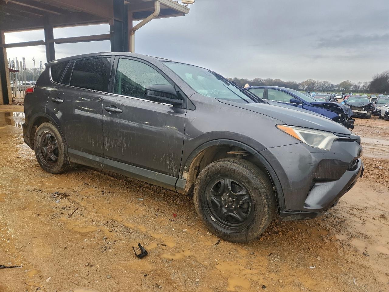 2018 TOYOTA RAV4 LE photo 4