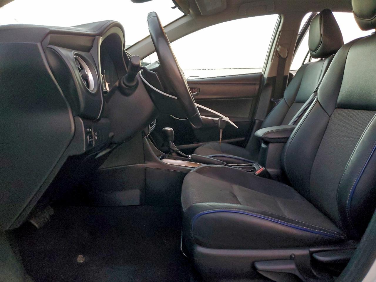 2019 TOYOTA COROLLA L photo 7