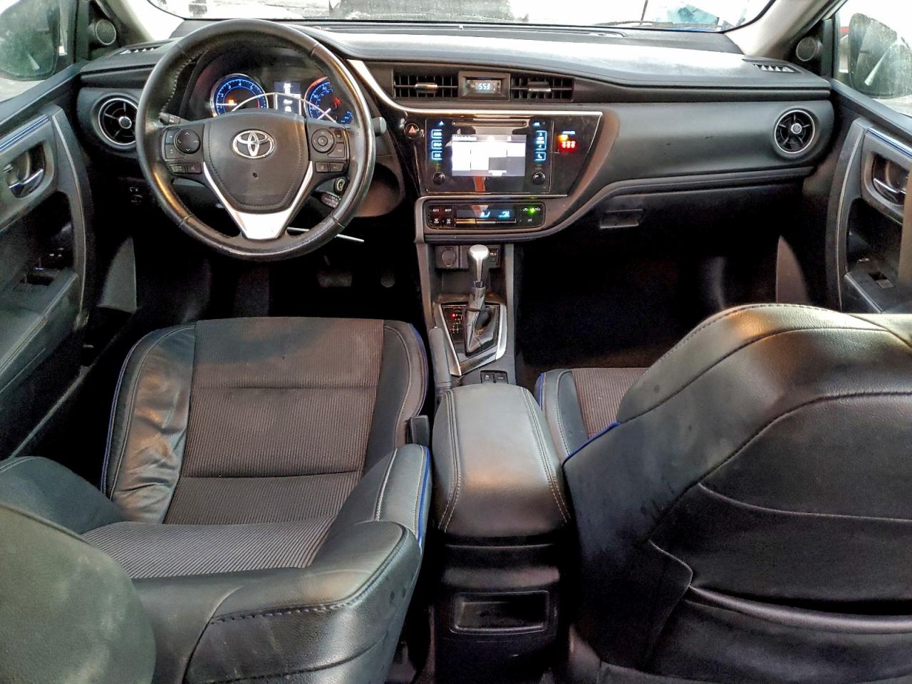2019 TOYOTA COROLLA L photo 8