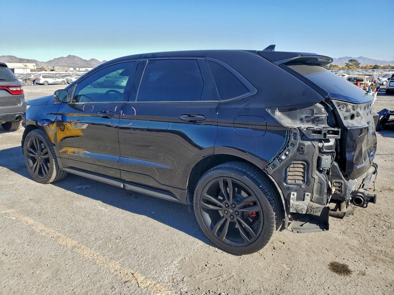 2019 FORD EDGE ST photo 2