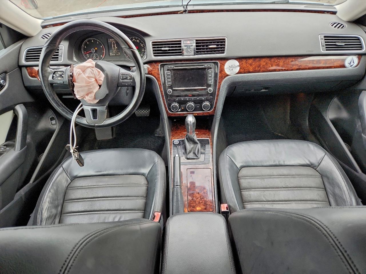 2012 VOLKSWAGEN PASSAT SEL photo 8