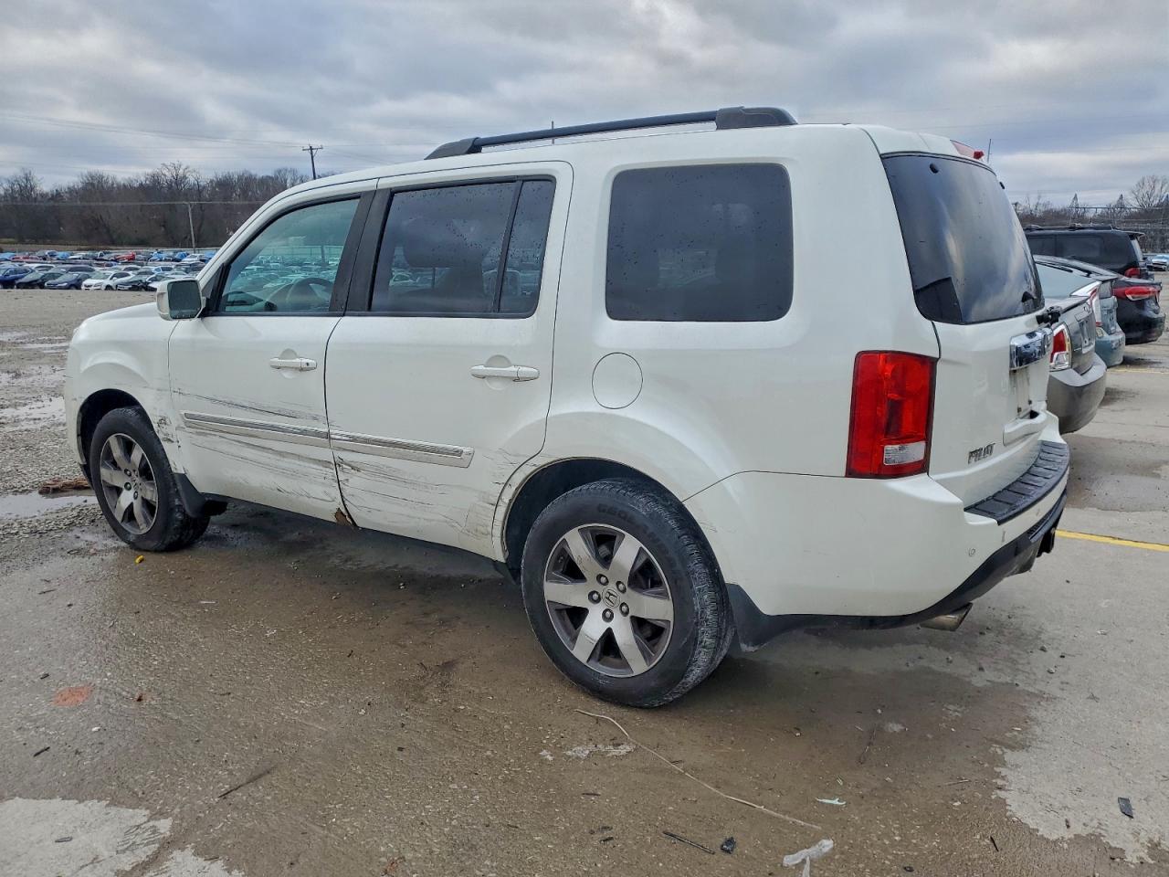 2013 HONDA PILOT TOURING photo 2