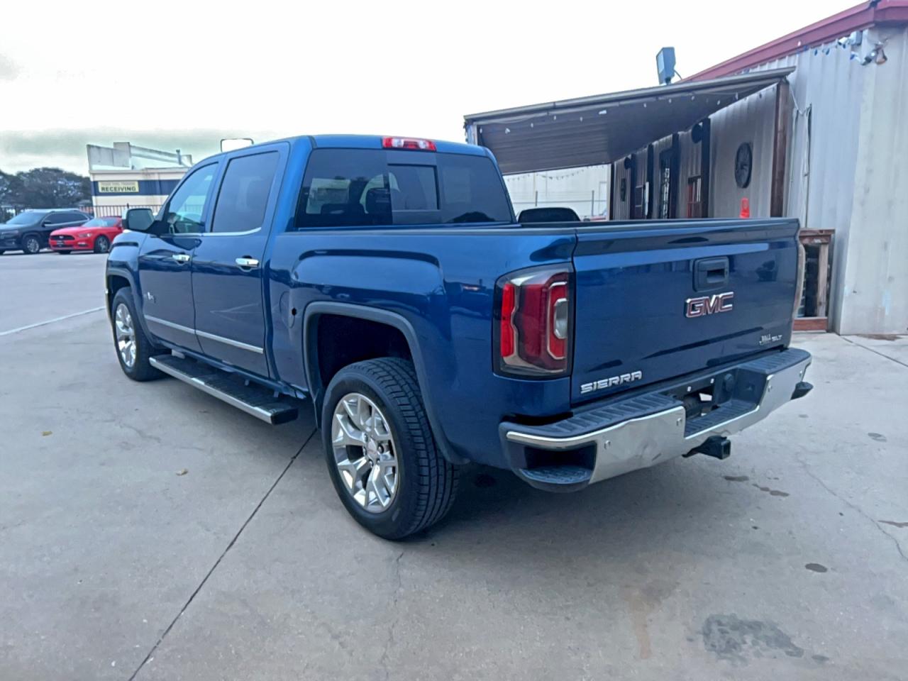 2017 GMC SIERRA C1500 SLT photo 3