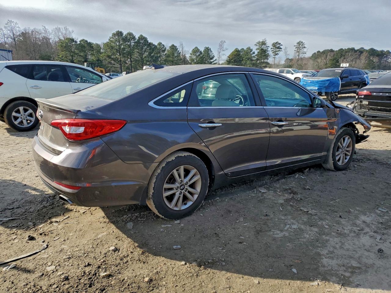 2015 HYUNDAI SONATA SE photo 3