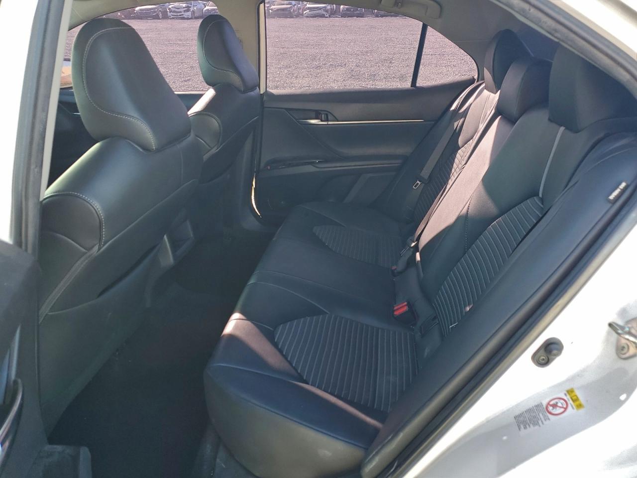 2019 TOYOTA CAMRY L photo 10