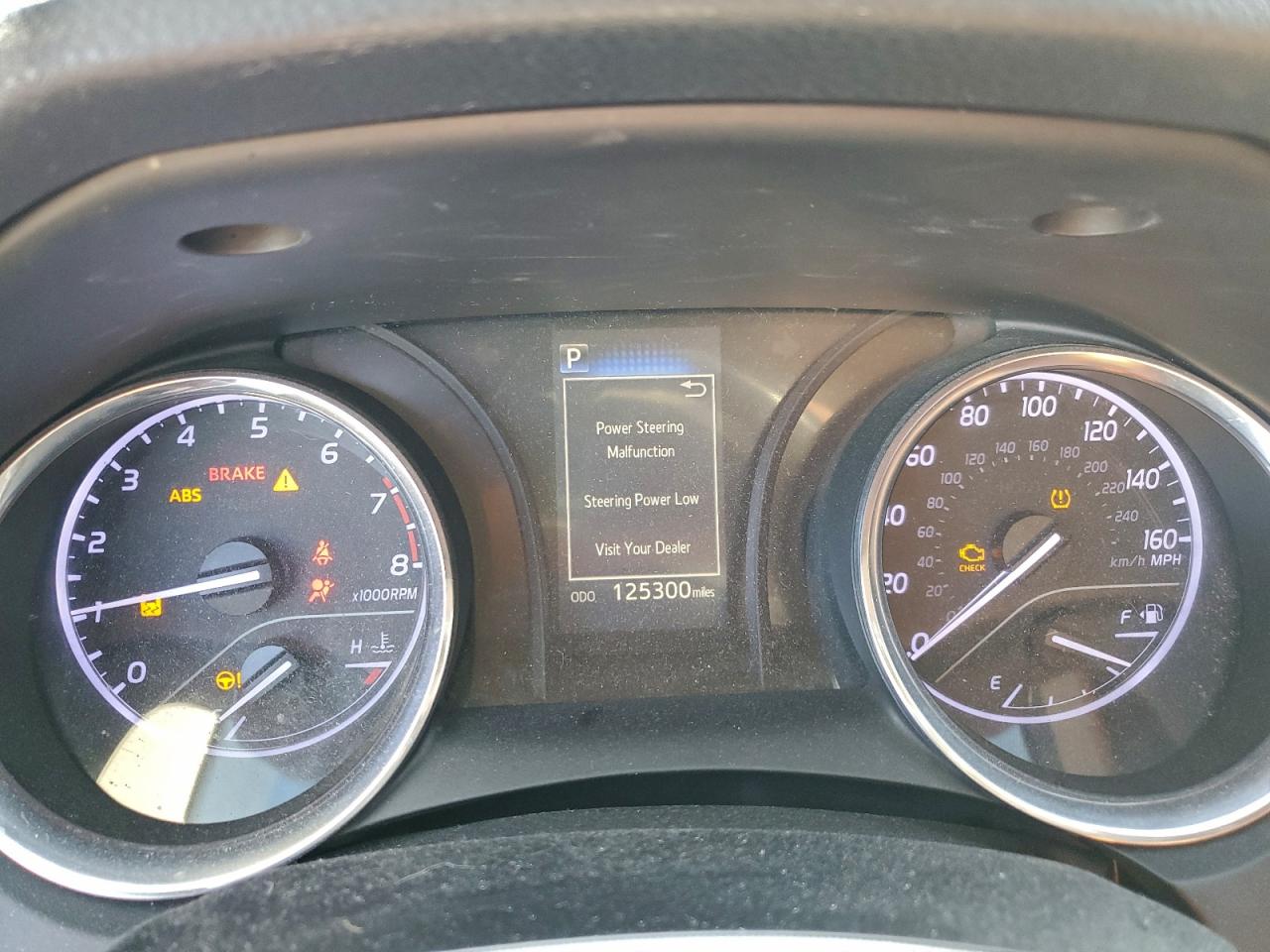 2019 TOYOTA CAMRY L photo 9