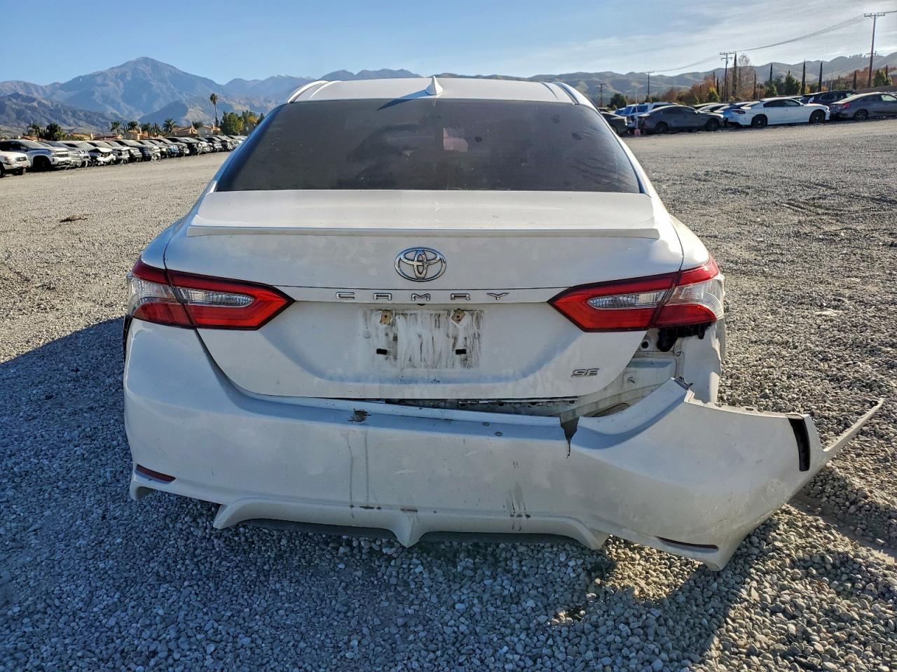 2019 TOYOTA CAMRY L photo 6