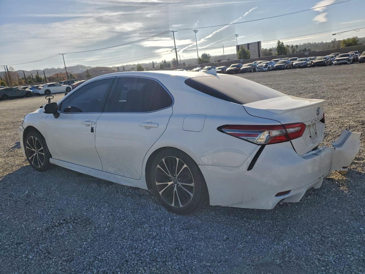 2019 TOYOTA CAMRY L photo 2