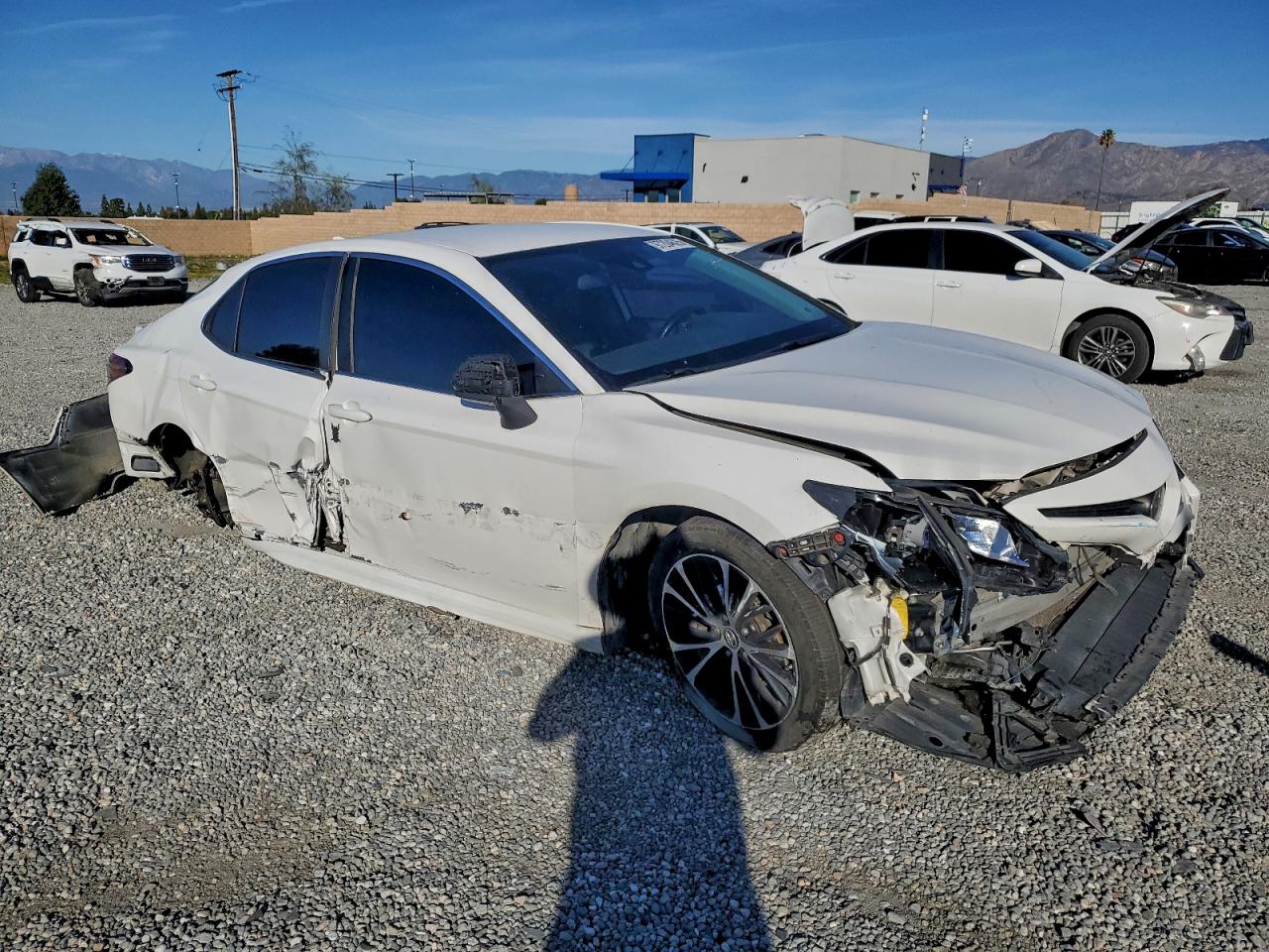 2019 TOYOTA CAMRY L photo 4