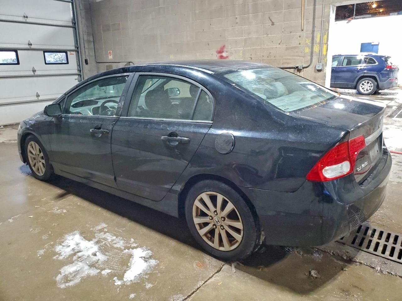 2011 HONDA CIVIC LX photo 2