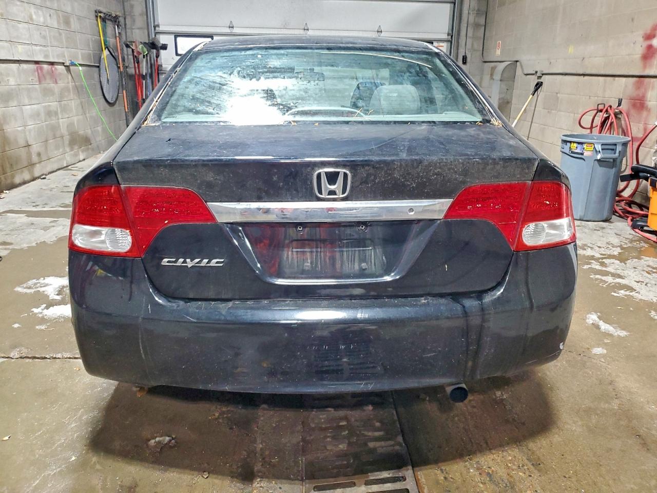 2011 HONDA CIVIC LX photo 6