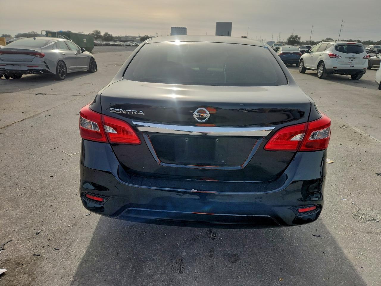 2018 NISSAN SENTRA S photo 6