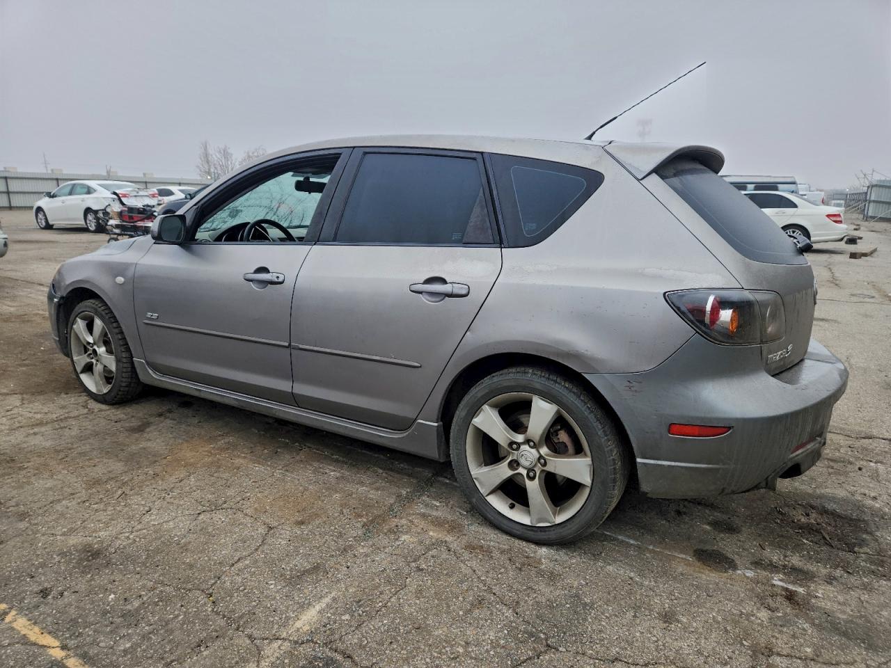 2005 MAZDA 3 HATCHBACK photo 2
