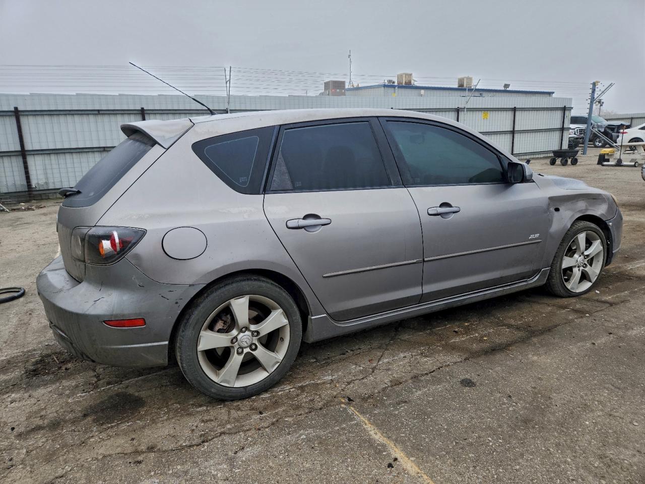 2005 MAZDA 3 HATCHBACK photo 3