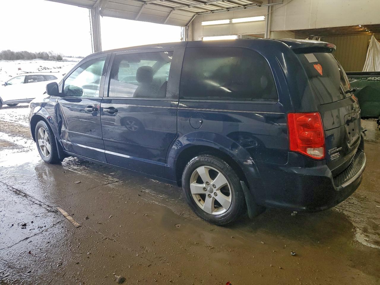 2013 DODGE GRAND CARAVAN SE photo 2