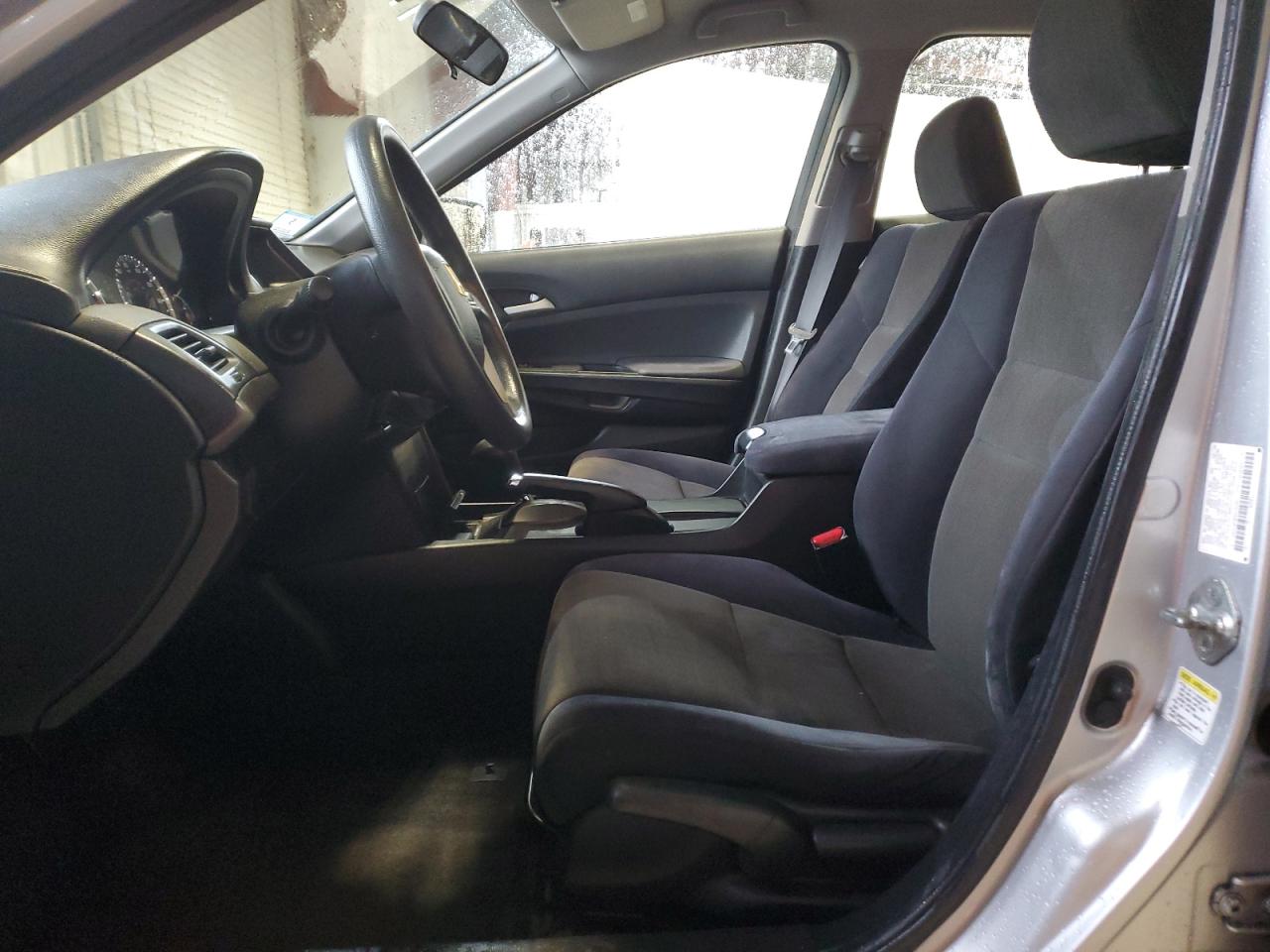 2009 HONDA ACCORD LX photo 7