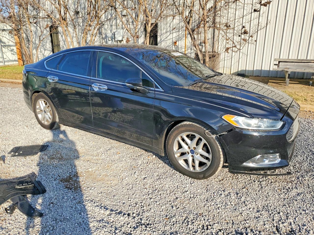 2014 FORD FUSION SE photo 4