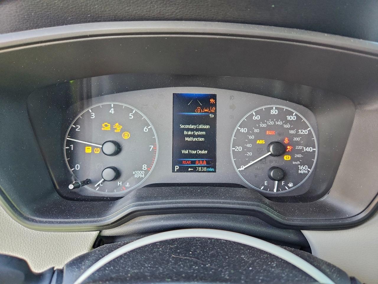 2025 TOYOTA COROLLA CROSS L photo 17