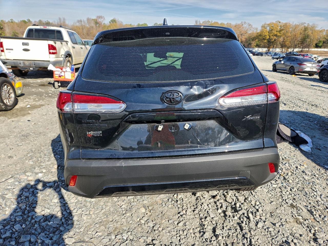 2025 TOYOTA COROLLA CROSS L photo 11