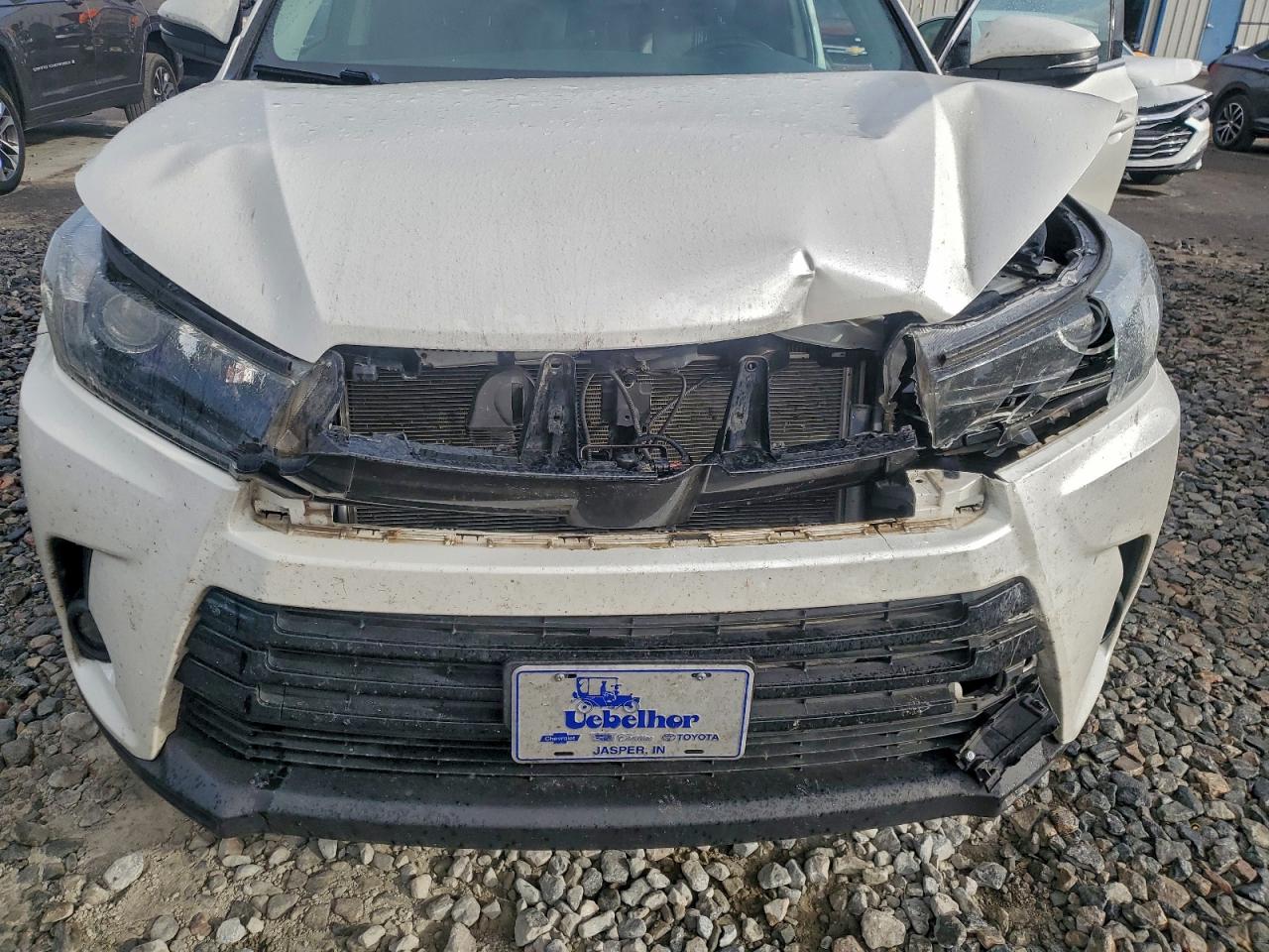 2019 TOYOTA HIGHLANDER SE photo 12