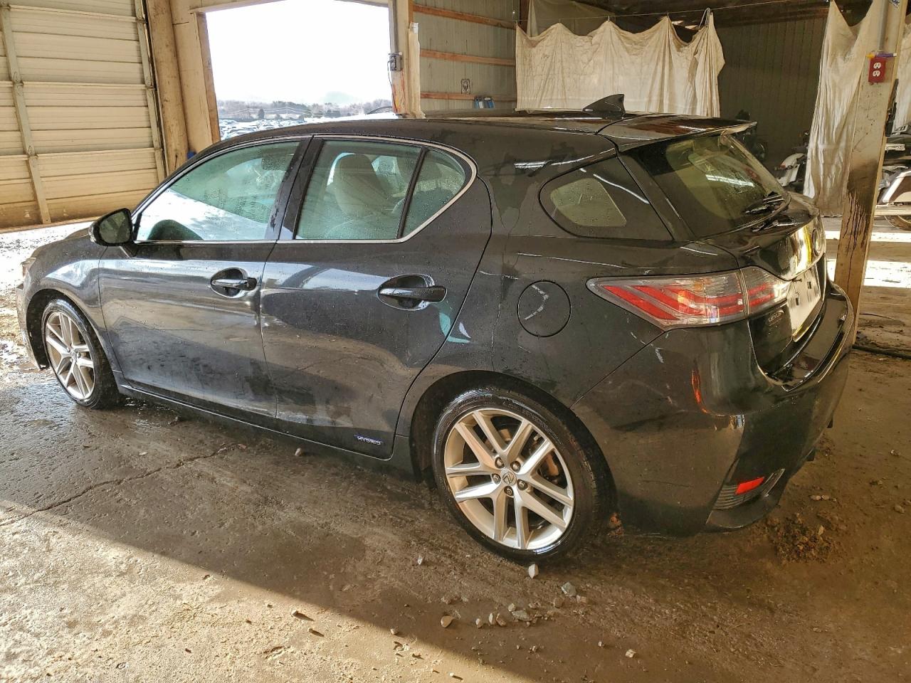 2017 LEXUS CT 200 photo 2