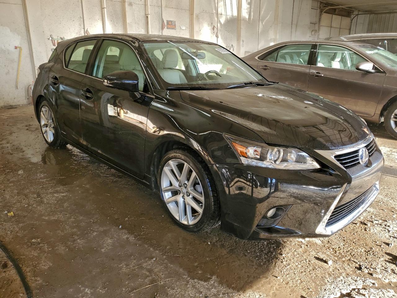 2017 LEXUS CT 200 photo 4