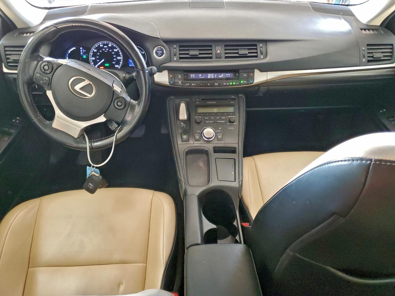 2017 LEXUS CT 200 photo 8