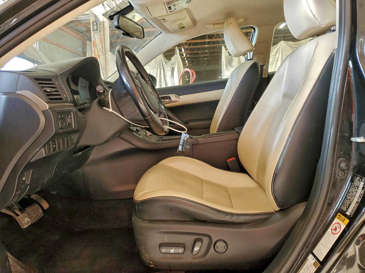 2017 LEXUS CT 200 photo 7