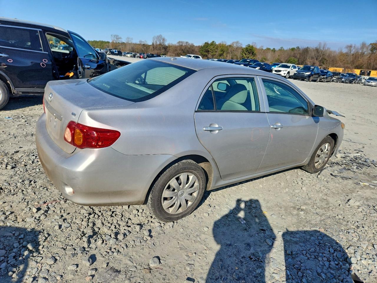 2010 TOYOTA COROLLA BASE photo 3