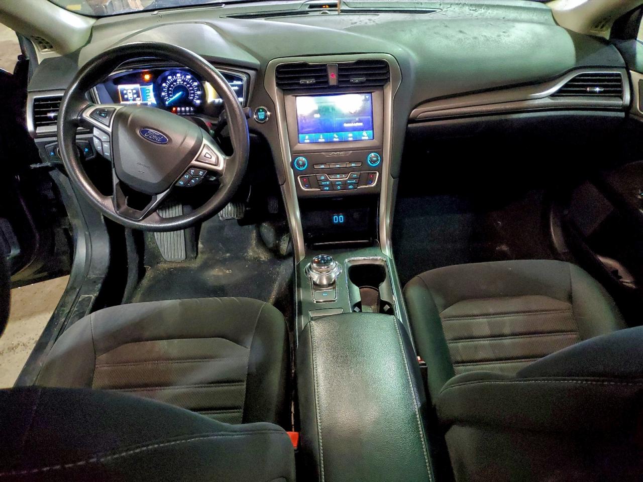 2020 FORD FUSION SE photo 8