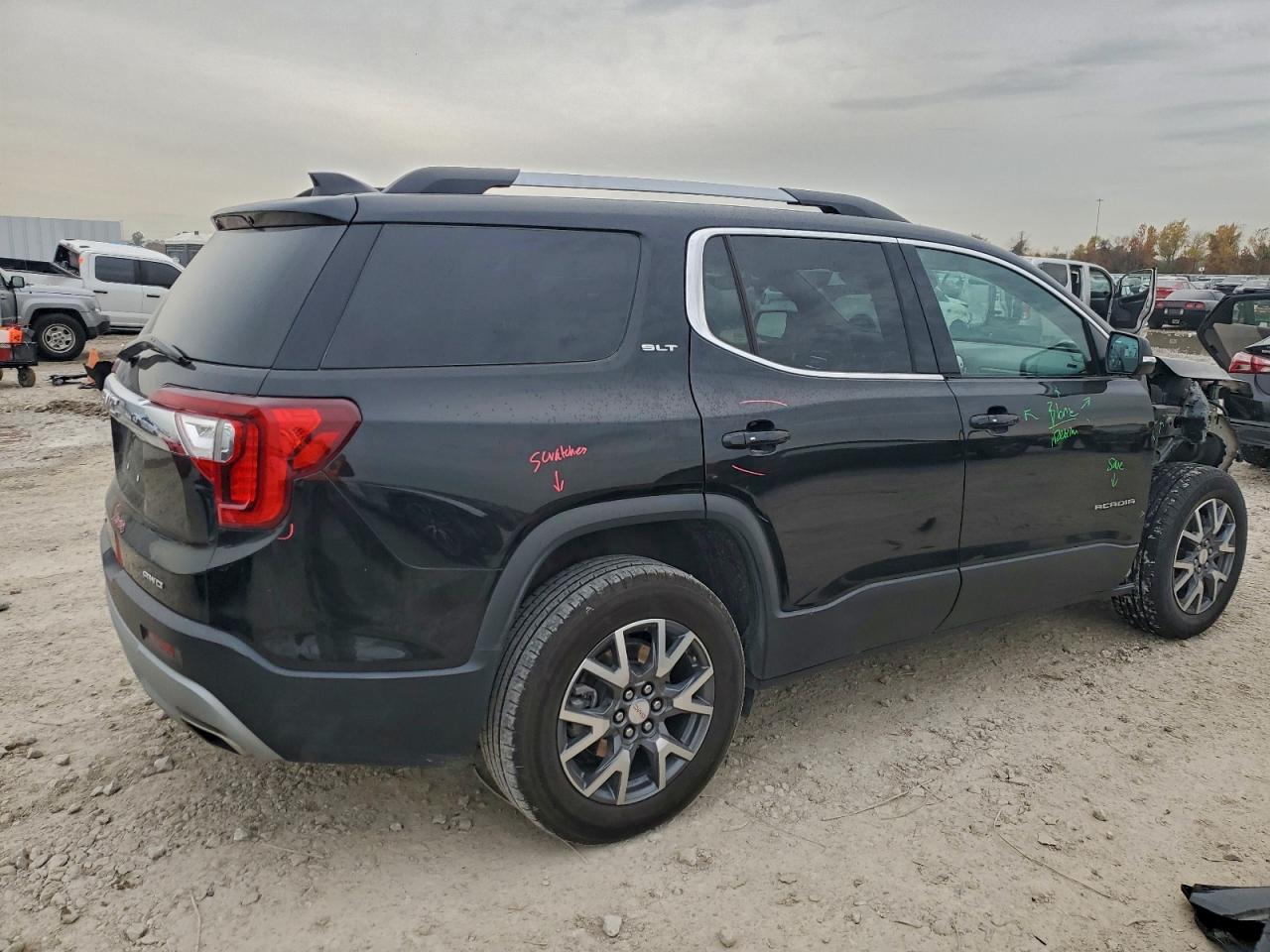 2023 GMC ACADIA SLT photo 3