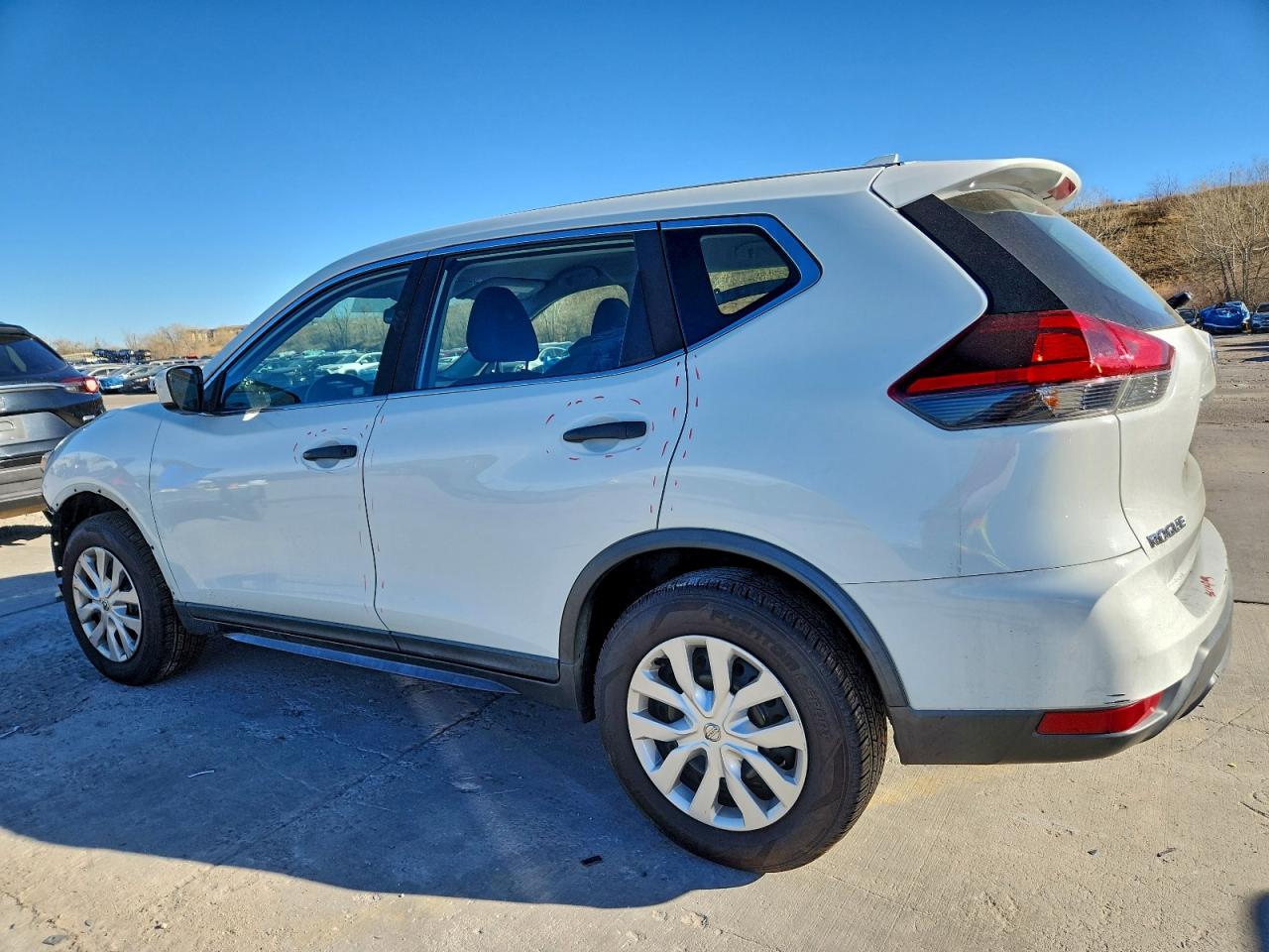 2018 NISSAN ROGUE S photo 2