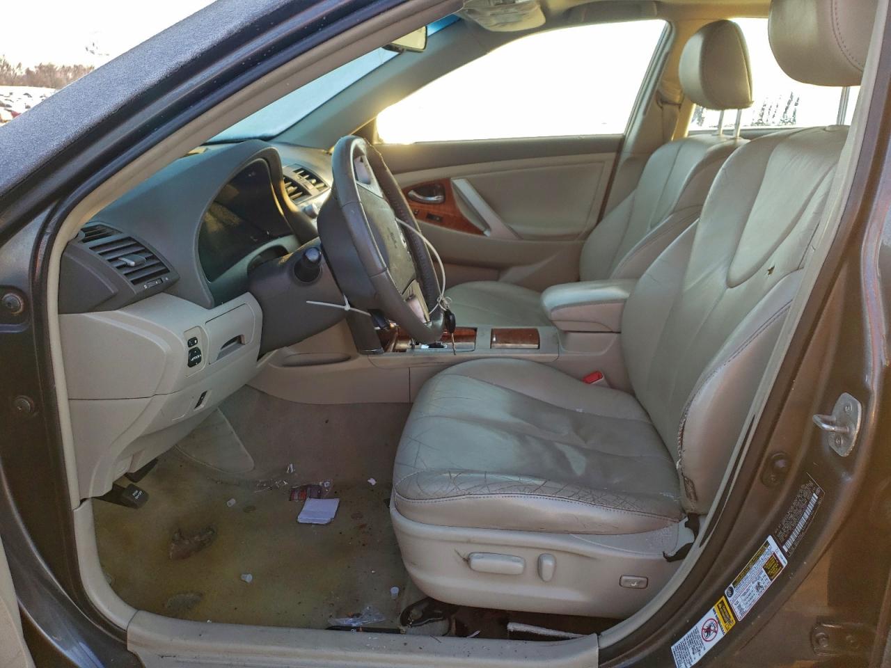 2010 TOYOTA CAMRY BASE photo 7