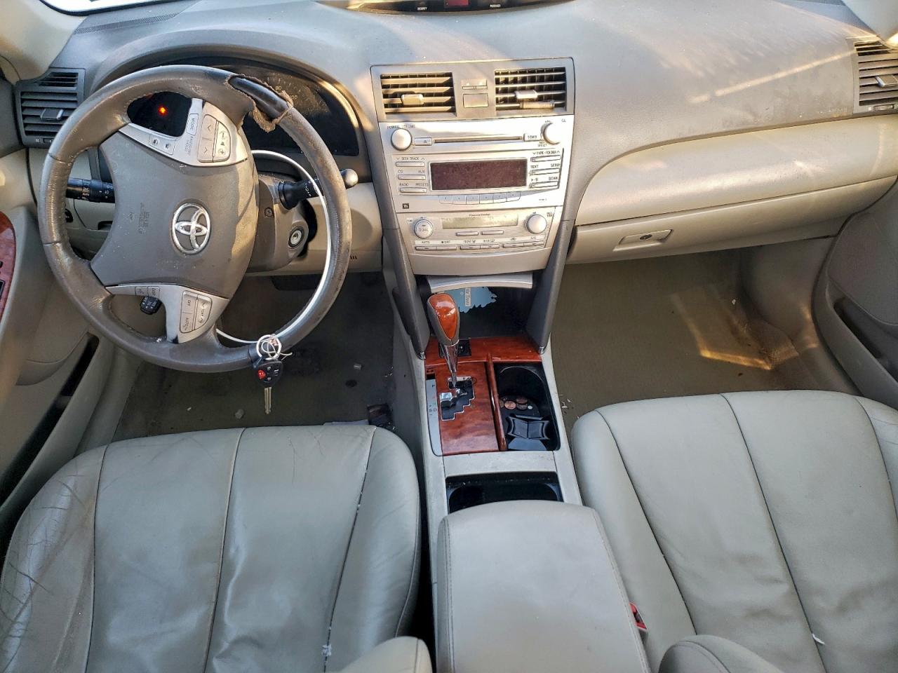 2010 TOYOTA CAMRY BASE photo 8