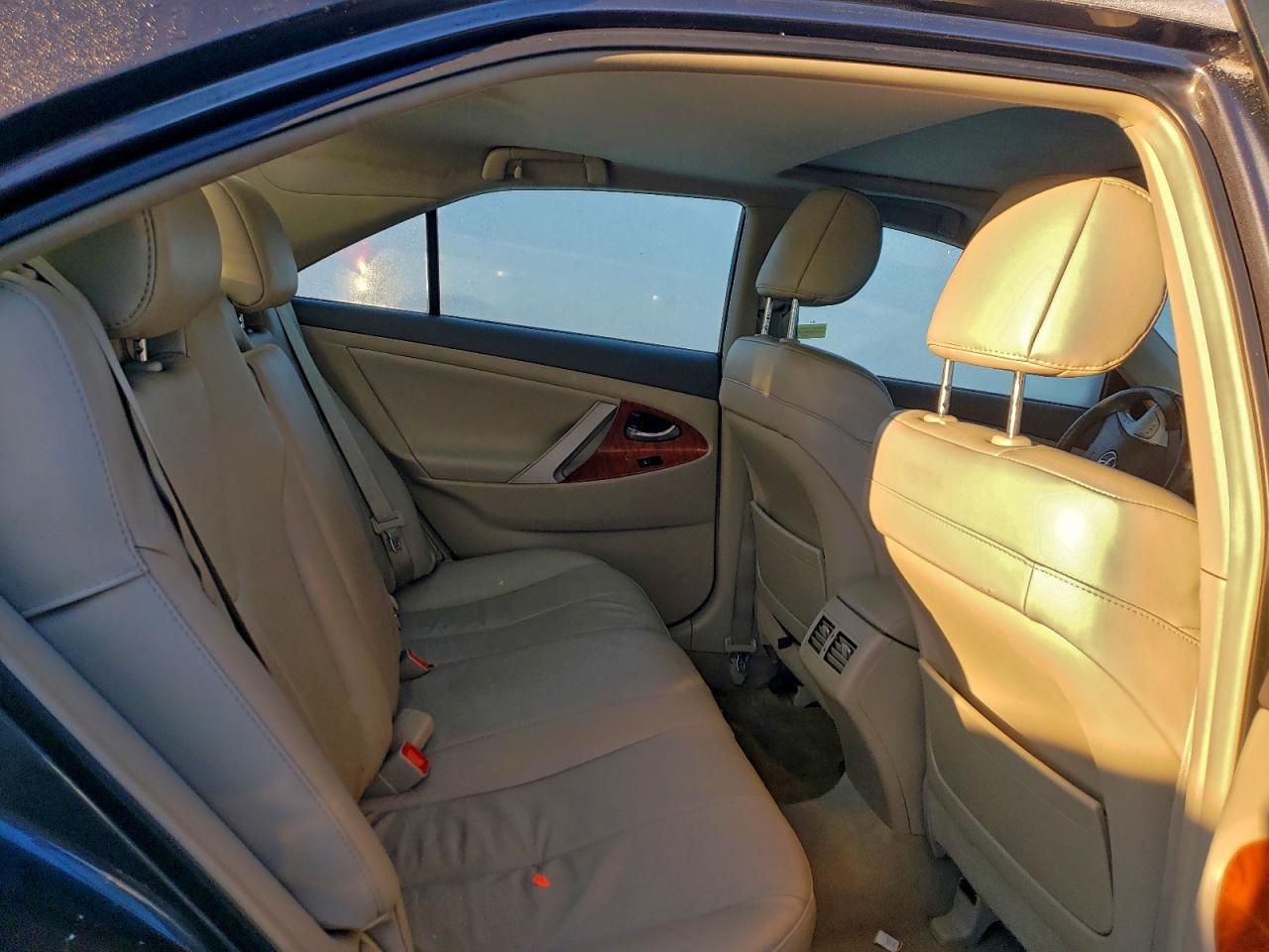 2010 TOYOTA CAMRY BASE photo 10