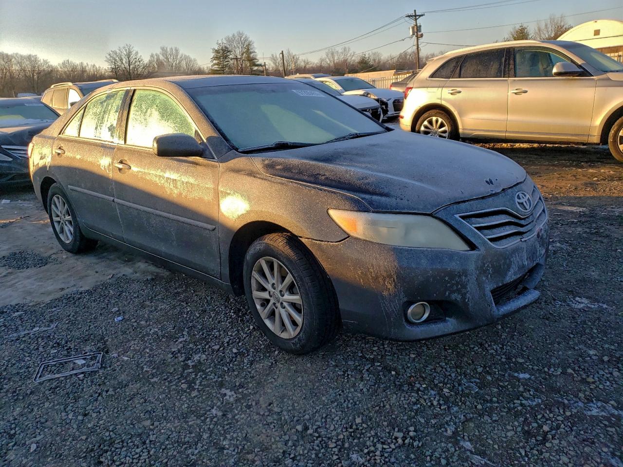 2010 TOYOTA CAMRY BASE photo 4