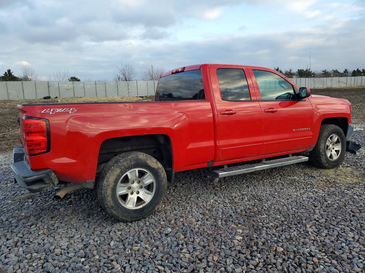 2016 CHEVROLET SILVERADO K1500 LT photo 3