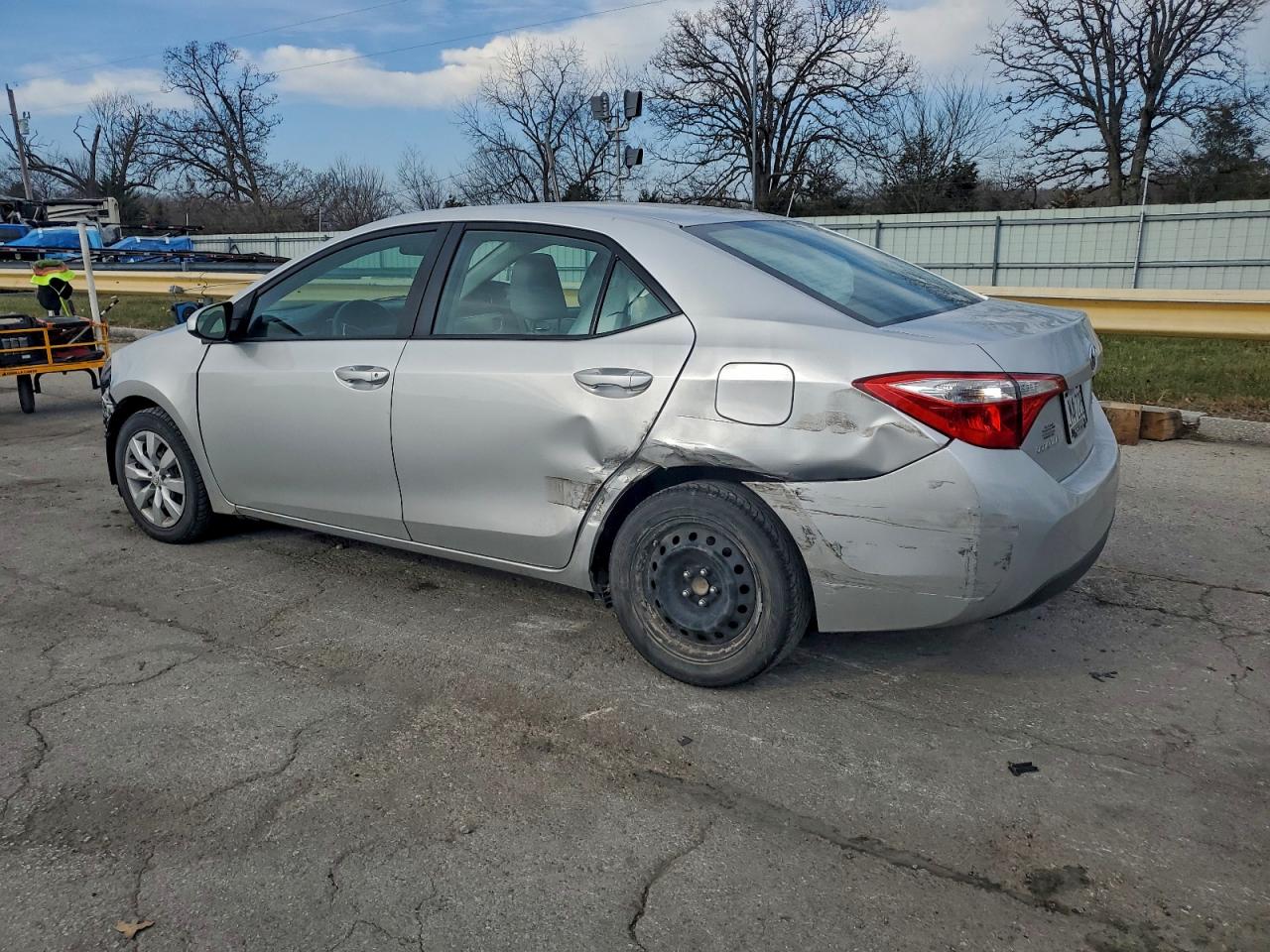 2014 TOYOTA COROLLA L photo 2